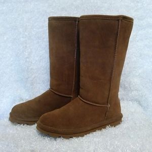Size 8 Elle Bearpaw Boots